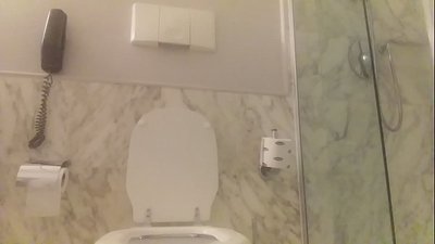 Ebhafini enentloko ebomvu.